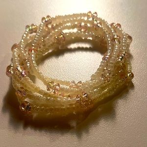 Warm Yellow and Champagne colored Stretchy Bracelet 💛